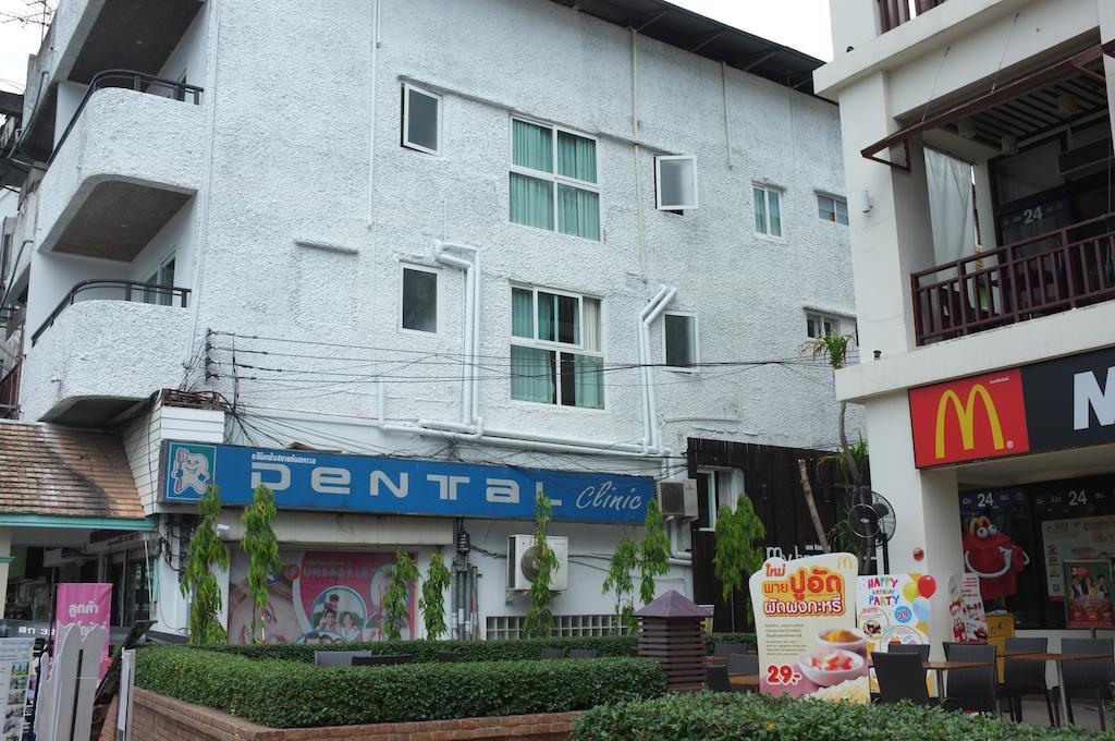 Oyo 1093 De Nawarat Chiang Mai Boutique Apartment Exterior foto